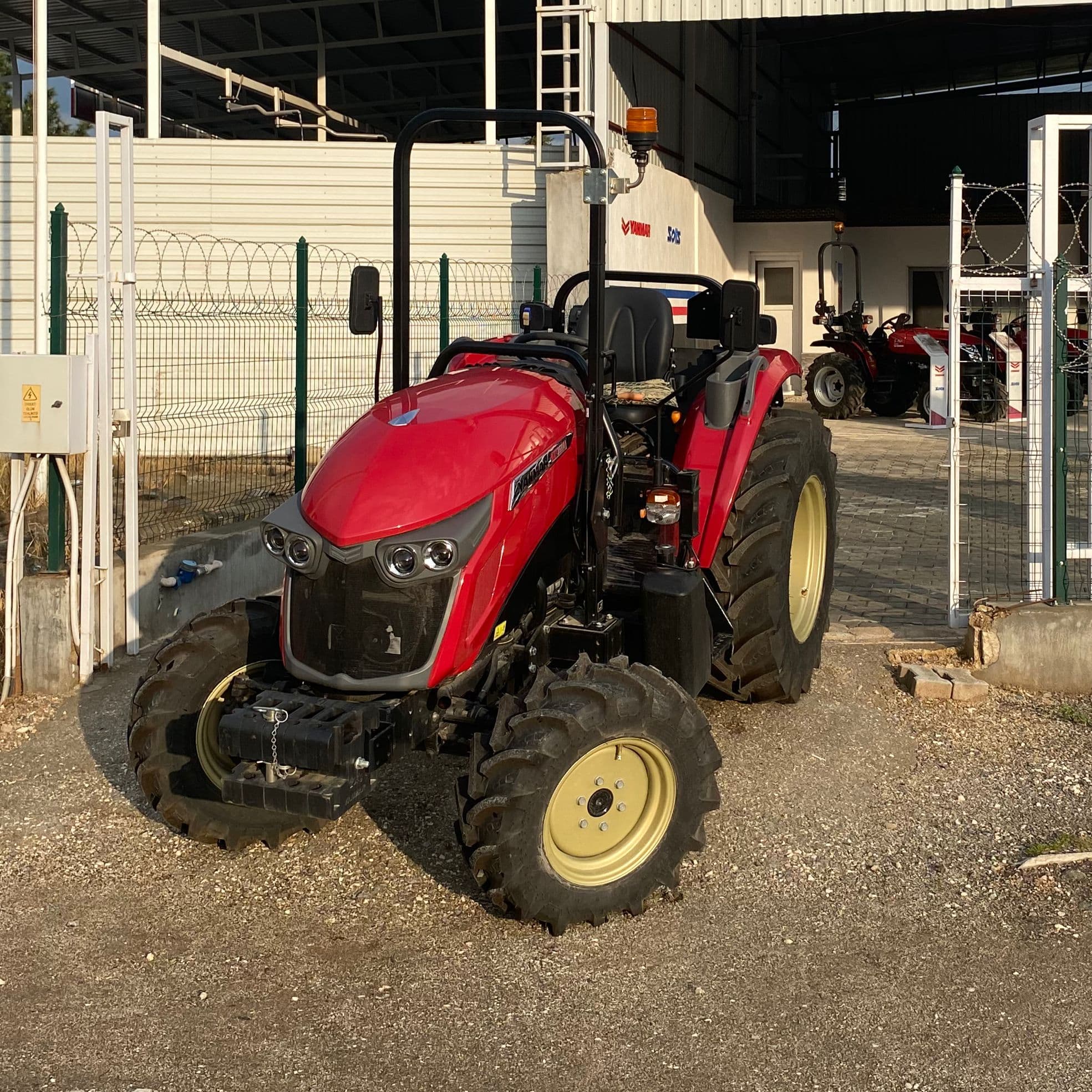 Solis YM359A